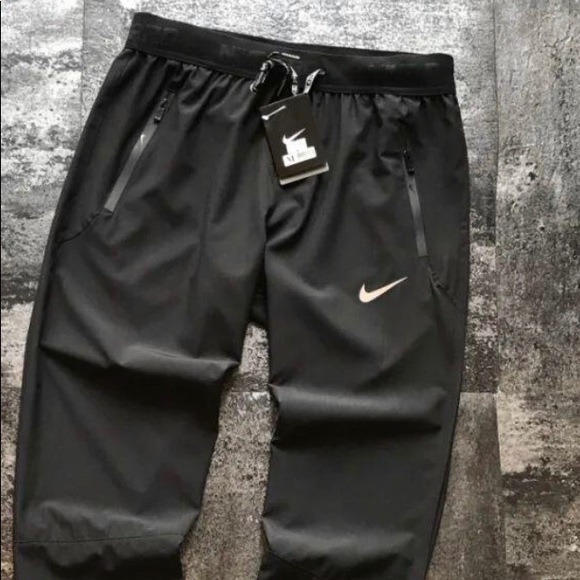 nike joggers windbreaker